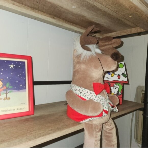 Musical Reindeer Shelf Sittet Ornament Home Decor Rudolph Christmas Vintage 90s - Picture 2 of 4